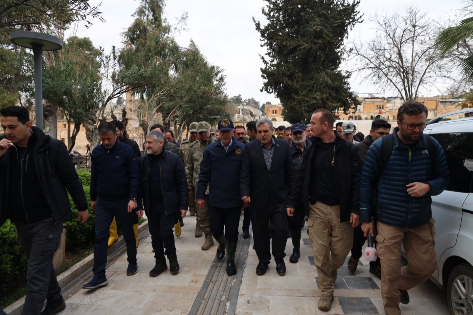 Bakan Akar Şanlıurfa’da incelemelerde bulundu Bakan Akar Şanlıurfa’da incelemelerde bulundu