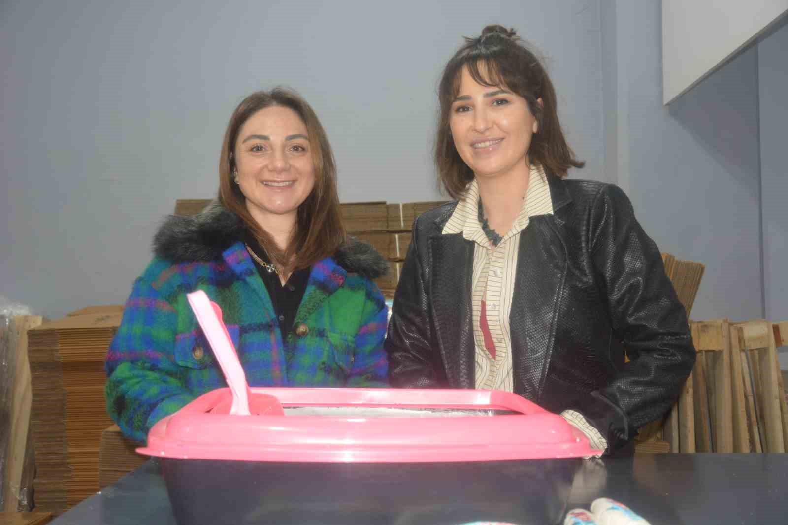 Ordu’da 2 girişimci kadın, markalaştırdıkları kedi kumunu dünyaya satıyor Ordu’da 2 girişimci kadın, markalaştırdıkları kedi kumunu dünyaya satıyor