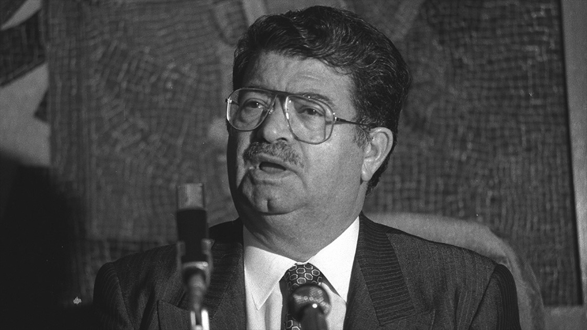 8. Cumhurbaşkanı Turgut Özal’ın vefatının üzerinden 30 yıl geçti 8. Cumhurbaşkanı Turgut Özal’ın vefatının üzerinden 30 yıl geçti
