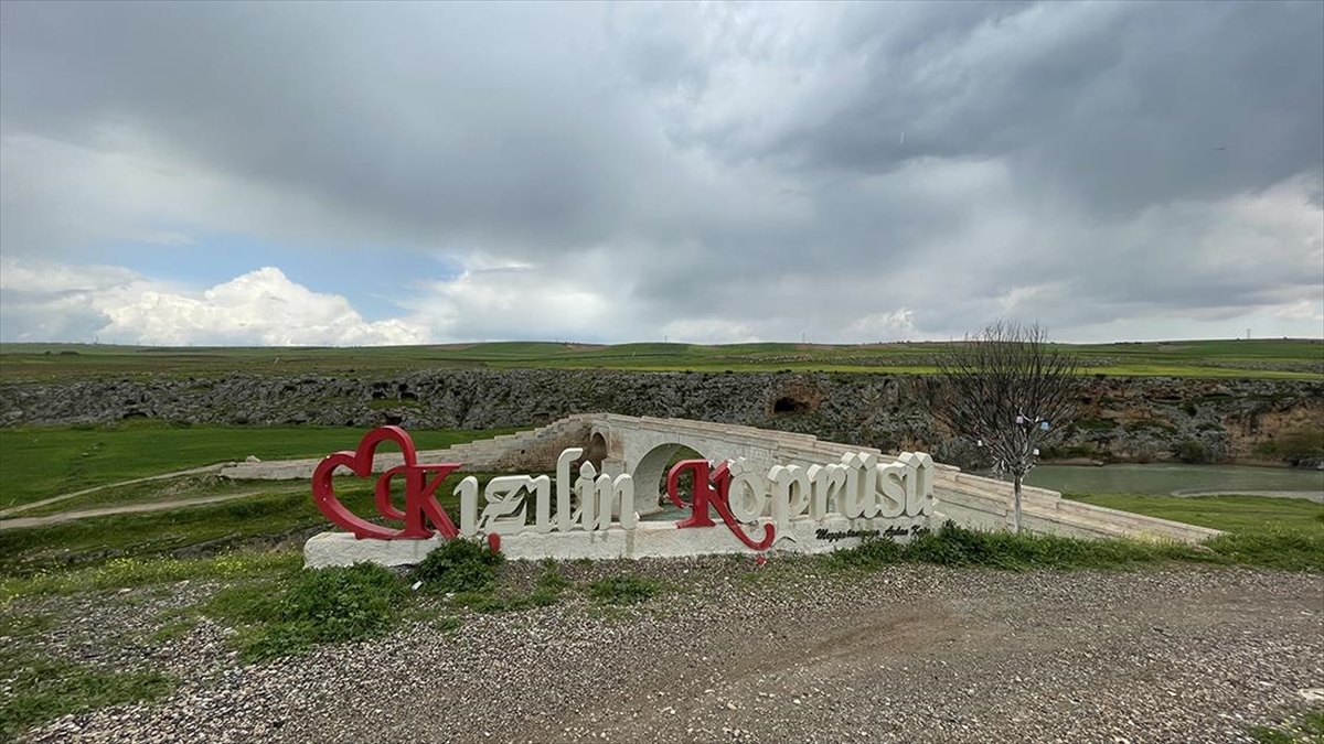Adıyaman’daki tarihi Kızılin Köprüsü depremleri hasarsız atlattı Adıyaman’daki tarihi Kızılin Köprüsü depremleri hasarsız atlattı