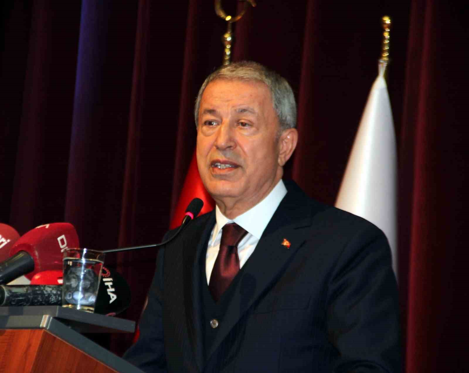 Bakan Akar: “Ermenistan’ı destekleyenler dünya ve kendi tarihlerine bakarak utanmalıdır” Bakan Akar: “Ermenistan’ı destekleyenler dünya ve kendi tarihlerine bakarak utanmalıdır”