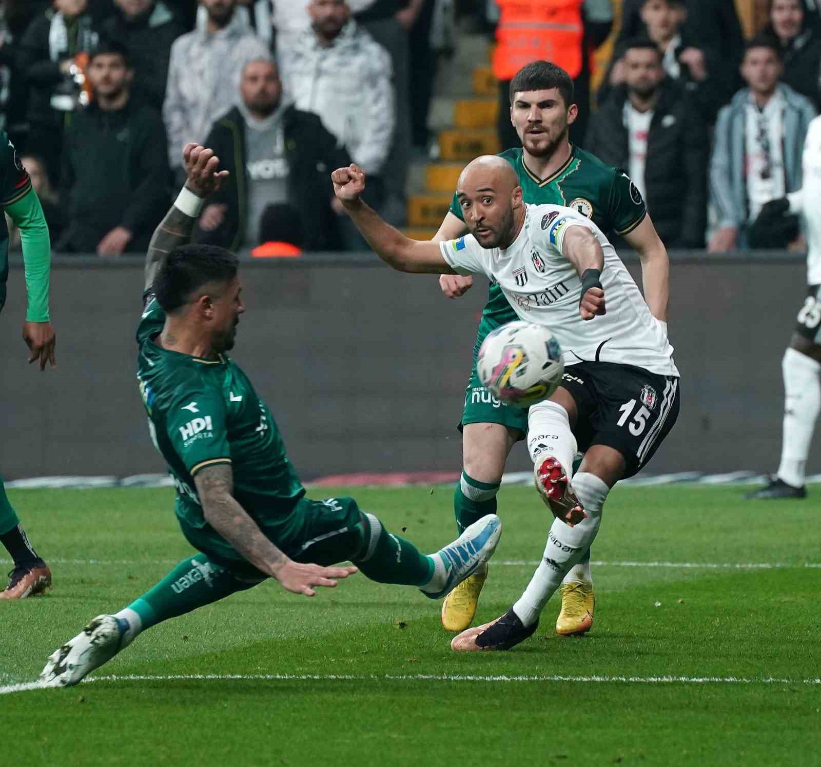 Beşiktaş’ta Redmond gollerine devam ediyor
