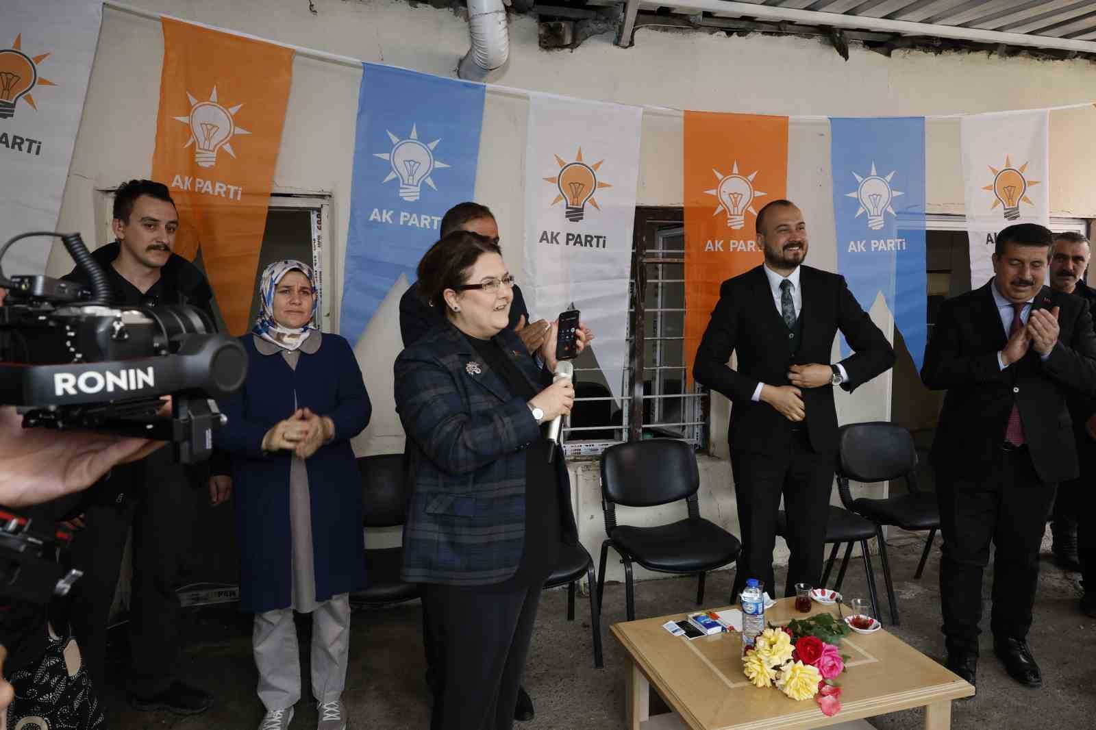 Cumhurbaşkanı Erdoğan, telefonla vatandaşlarla görüştü Cumhurbaşkanı Erdoğan, telefonla vatandaşlarla görüştü