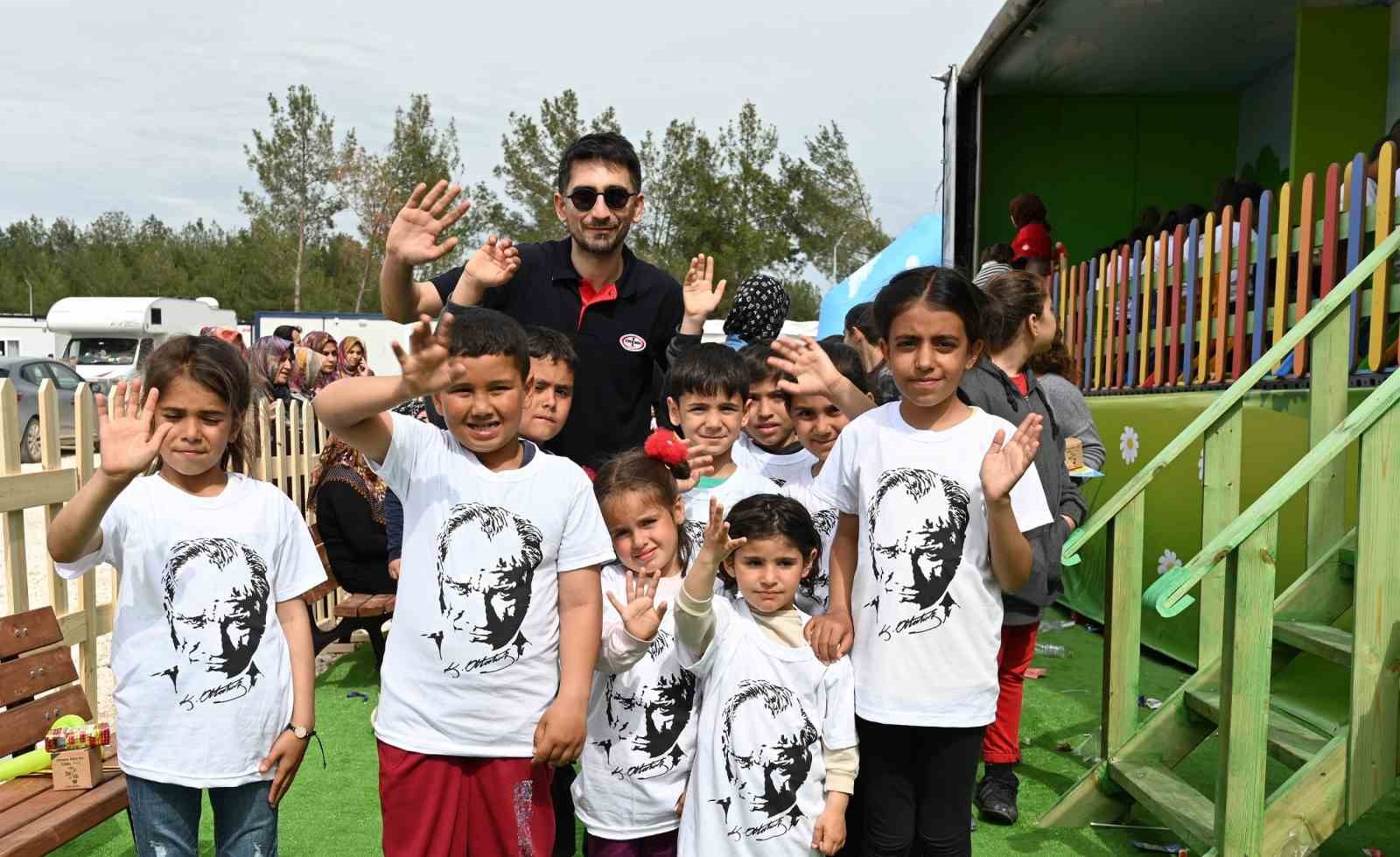 Eğitici aktivitelerle donatılmış gezici tırı deprem bölgesinde çocuklar ve gençlerle buluşacak Eğitici aktivitelerle donatılmış gezici tırı deprem bölgesinde çocuklar ve gençlerle buluşacak