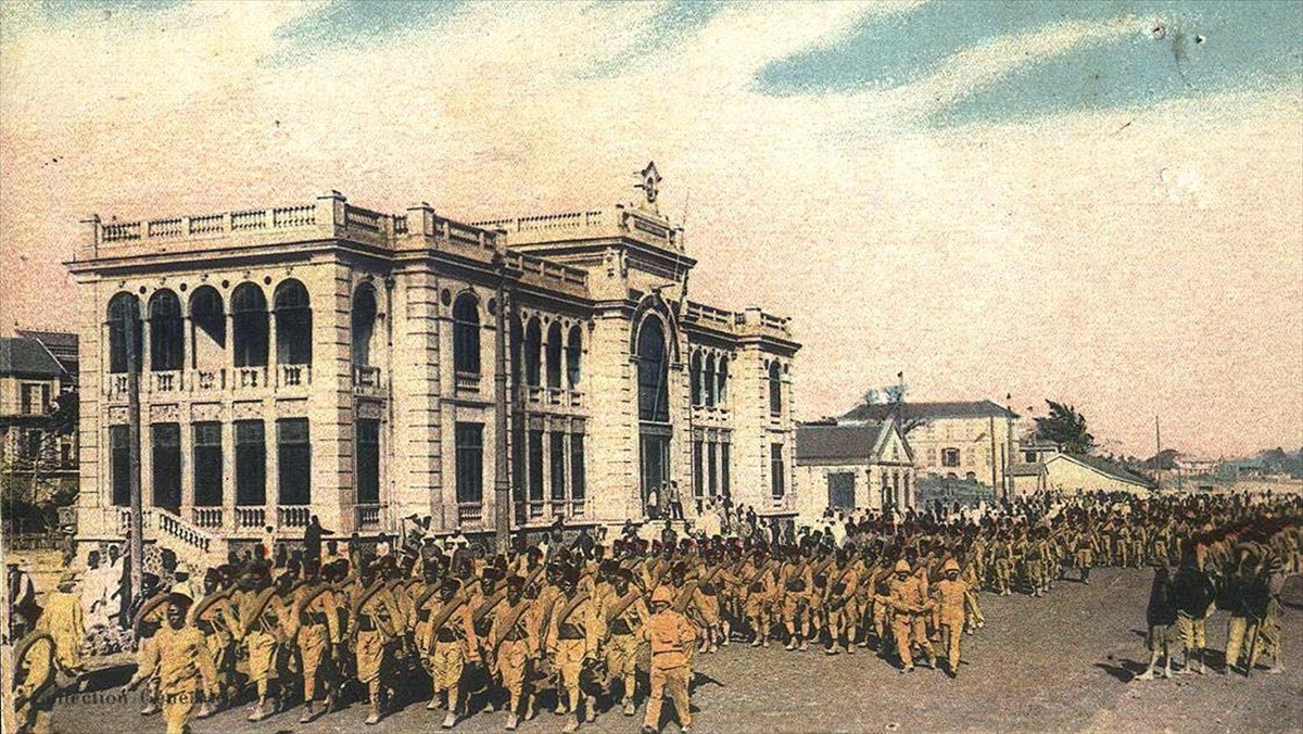 Fransa için savaştırılan “Senegalli Nişancılar” ülkelerine dönüş yolunda