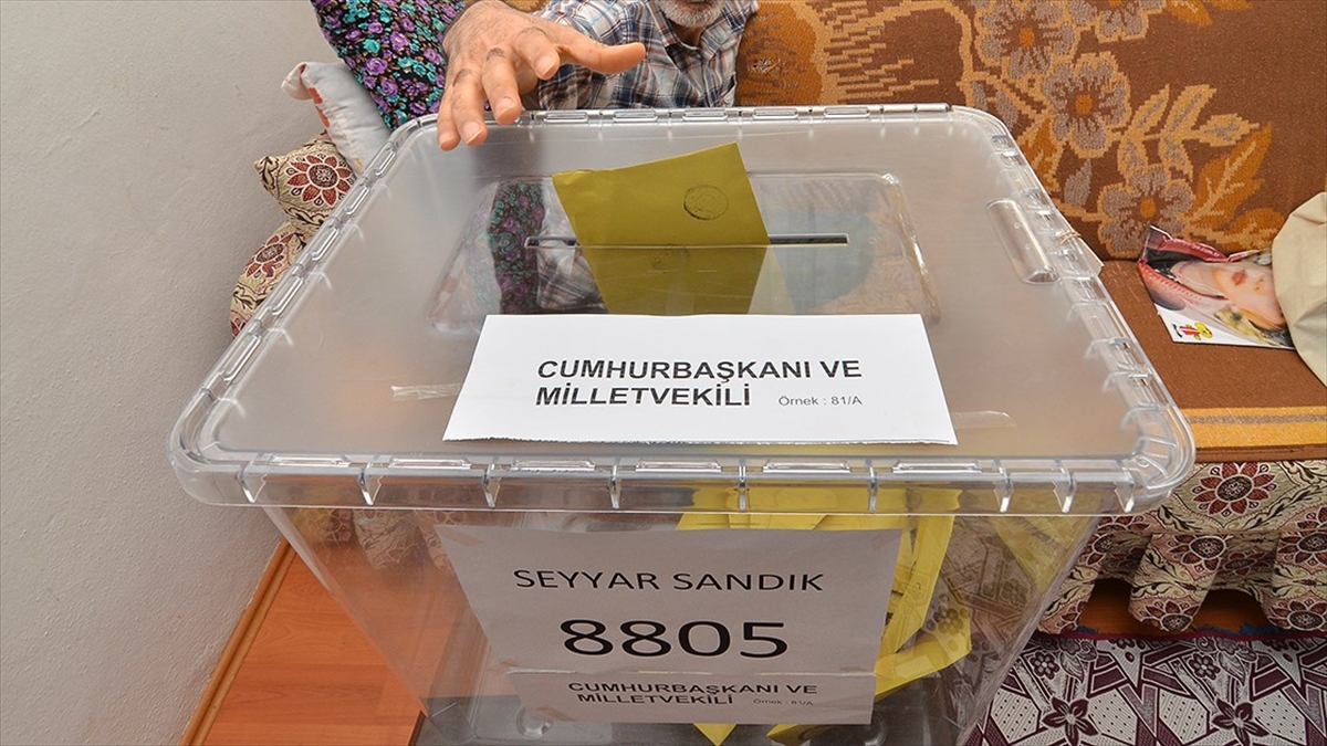 Görme engelli ve yatağa bağımlı seçmenlere oy kullanma kolaylığı sağlanacak Görme engelli ve yatağa bağımlı seçmenlere oy kullanma kolaylığı sağlanacak