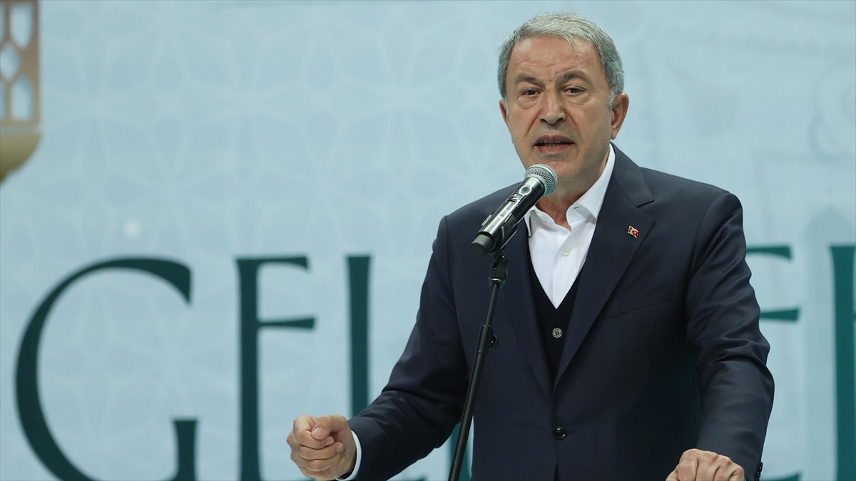 Milli Savunma Bakanı Akar: Mehmetçik, son 3 günde Irak ve Suriye’nin kuzeyinde 18 teröristi etkisiz hale getirdi