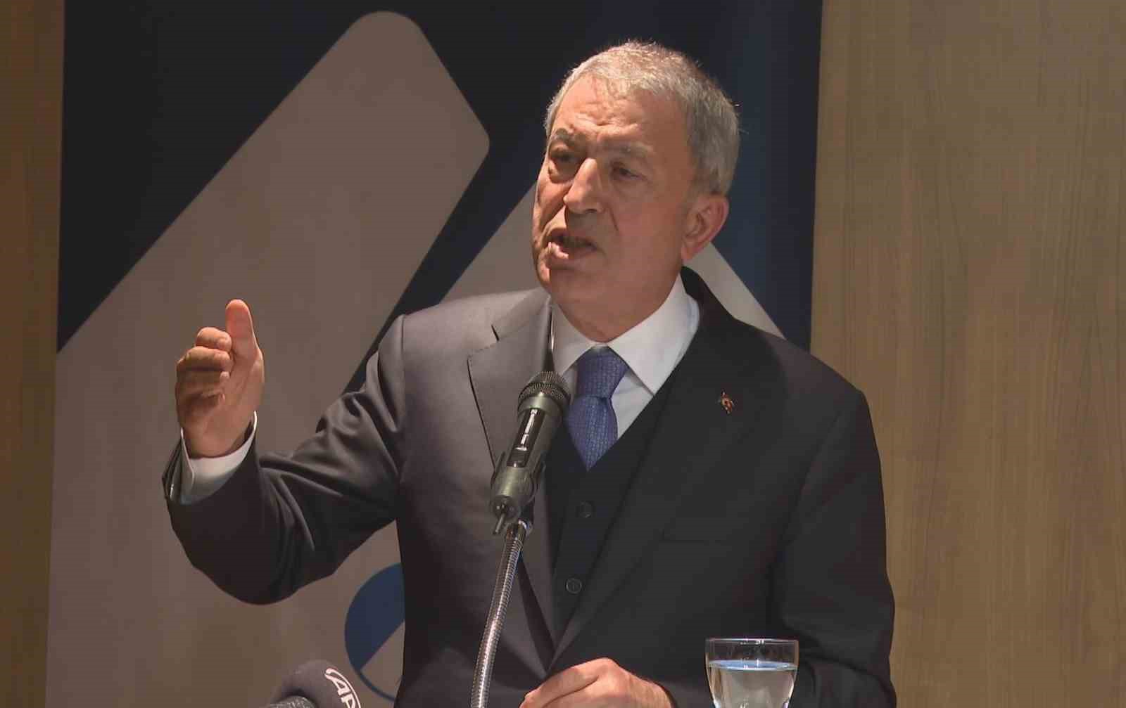 Milli Savunma Bakanı Akar’dan ’terörle mücadele’ vurgusu