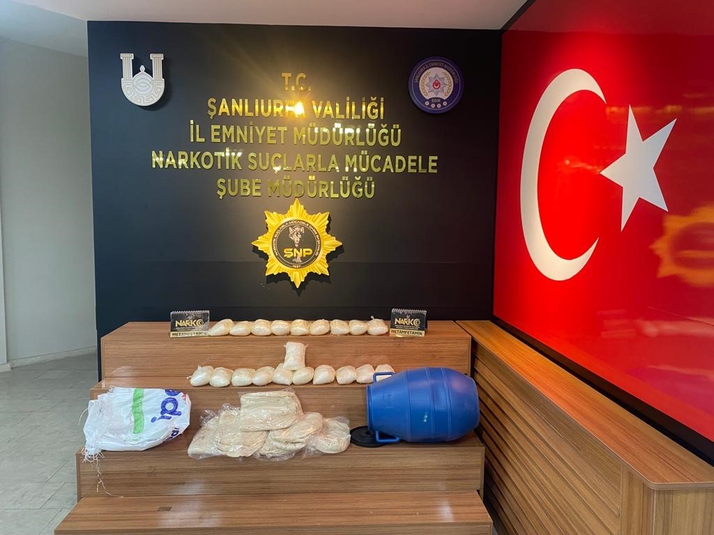 Şanlıurfa’da 10 kilo 100 gram uyuşturucu ele geçirildi Şanlıurfa’da 10 kilo 100 gram uyuşturucu ele geçirildi
