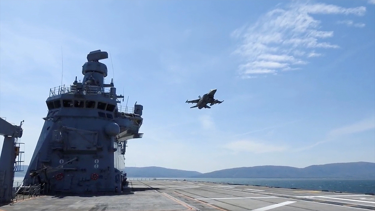 TCG Anadolu gemisi, Marmara Denizi’nde eğitimler icra etti