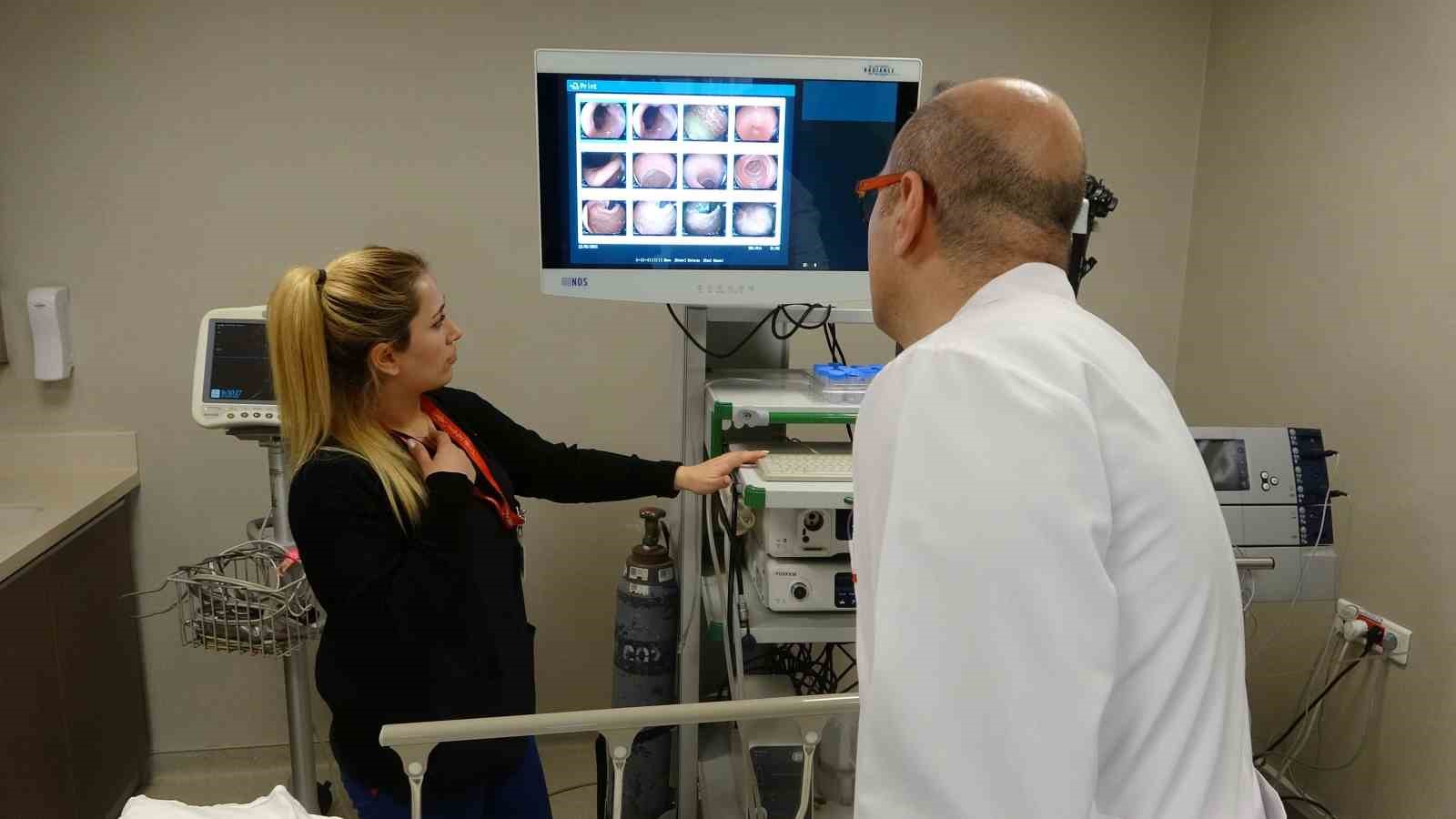 Uzman doktordan kolon kanseri uyarısı: 45 yaş üzeri insanlara erken tanı için kolonoskopi önerisi Uzman doktordan kolon kanseri uyarısı: 45 yaş üzeri insanlara erken tanı için kolonoskopi önerisi