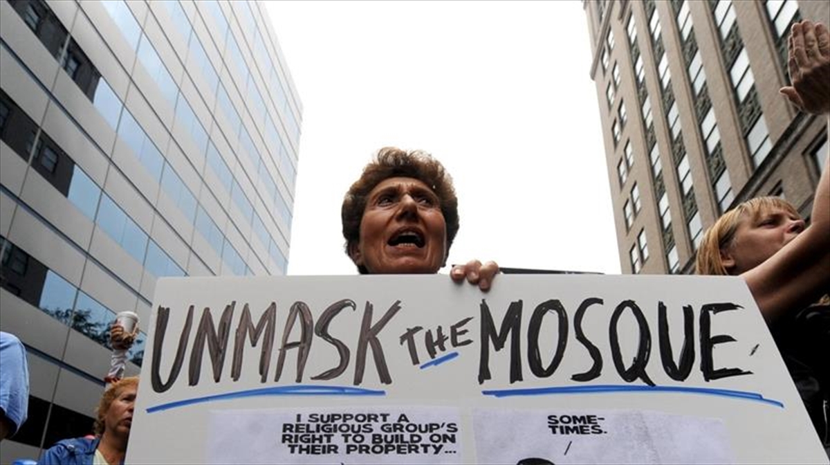 ABD’de Müslüman karşıtlığıyla ilgili şikayetler 11 Eylül saldırıları sonrasına göre üç kat arttı ABD’de Müslüman karşıtlığıyla ilgili şikayetler 11 Eylül saldırıları sonrasına göre üç kat arttı