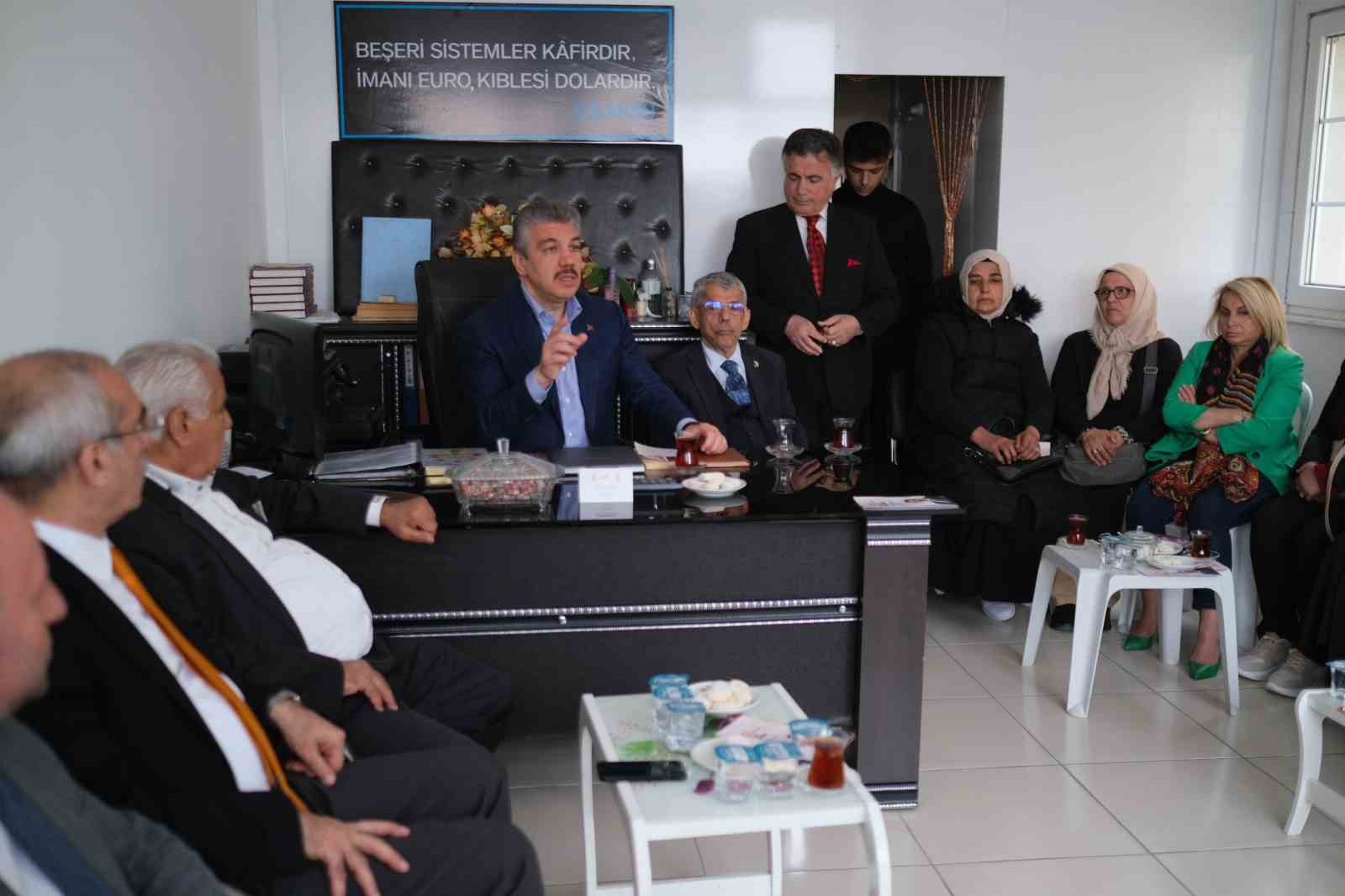 AK Parti Milletvekili Adayları Büyükçekmece esnafı ile buluştu AK Parti Milletvekili Adayları Büyükçekmece esnafı ile buluştu