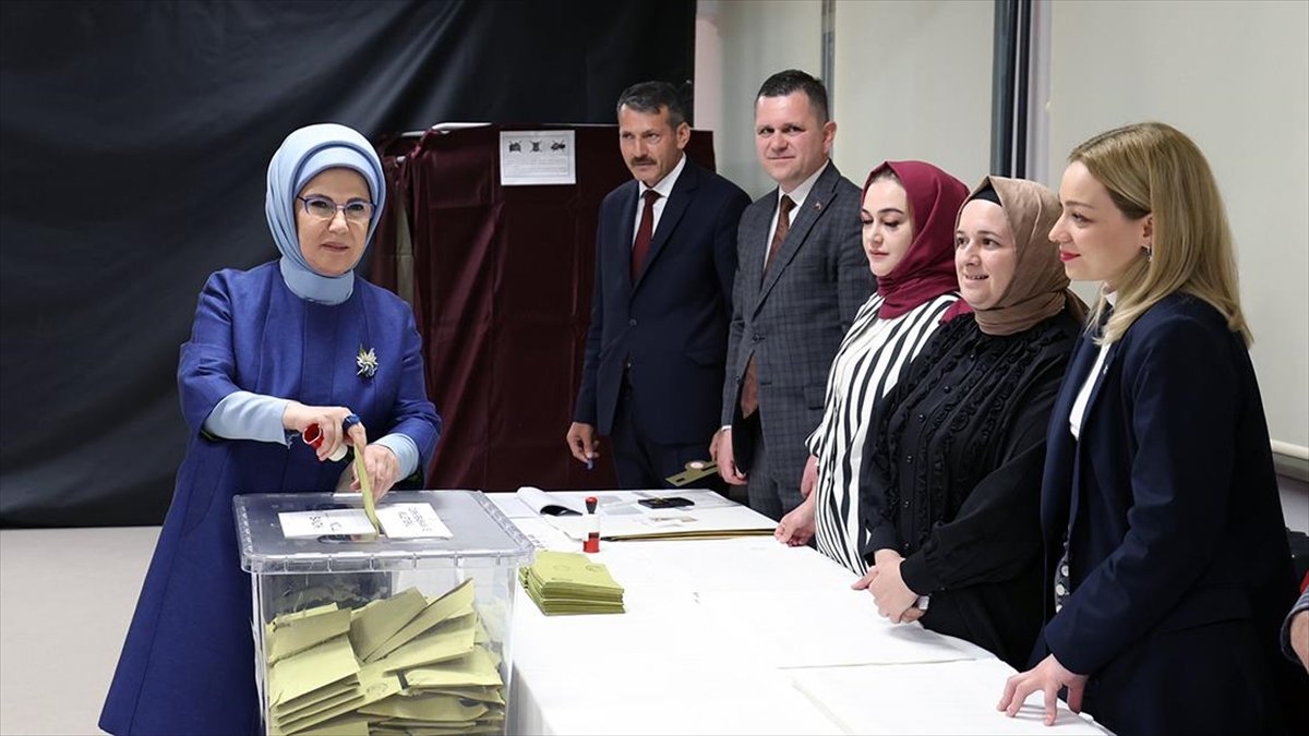Emine Erdoğan’dan, seçim paylaşımı