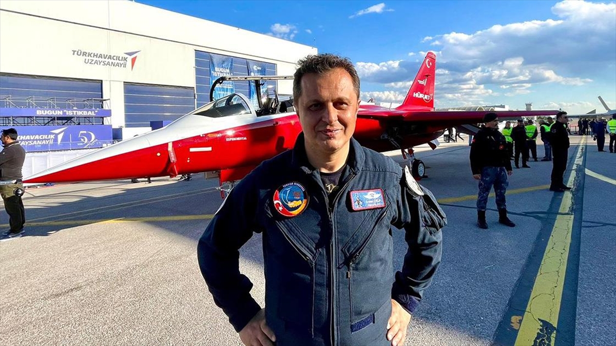 HÜRJET’i ilk kez uçuran test pilotu Ercan Çelik: Uçağın içinde kendimi rahat ve güvende hissettim HÜRJET’i ilk kez uçuran test pilotu Ercan Çelik: Uçağın içinde kendimi rahat ve güvende hissettim
