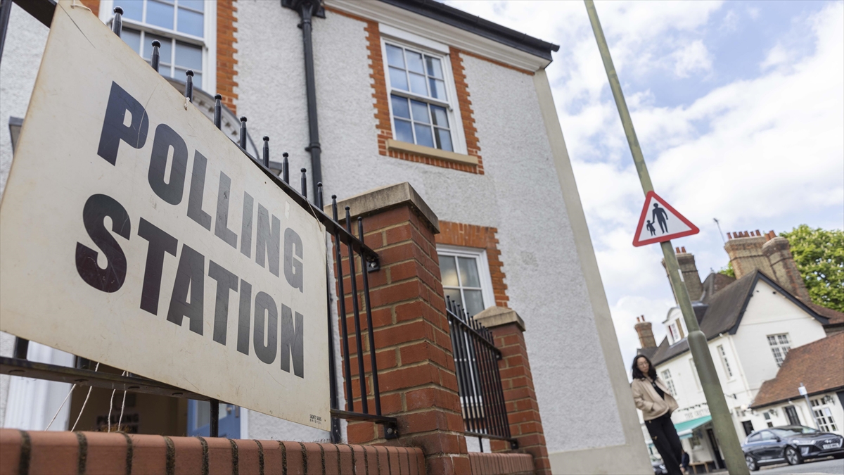 İngiltere’deki yerel seçimlerin sonucunda Muhafazakar Parti yaklaşık 1000 sandalye kaybetti İngiltere’deki yerel seçimlerin sonucunda Muhafazakar Parti yaklaşık 1000 sandalye kaybetti