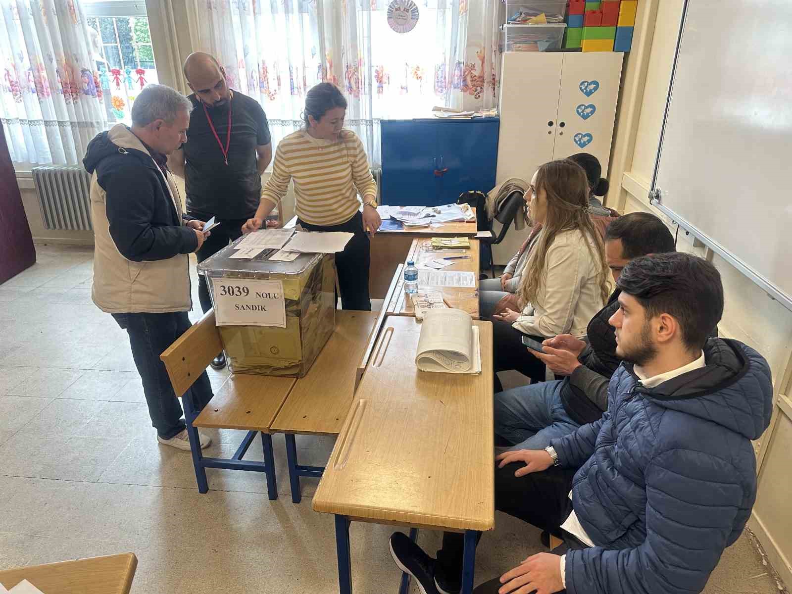 İstanbul’da sandıklar kapandı, oy sayımına başlandı İstanbul’da sandıklar kapandı, oy sayımına başlandı