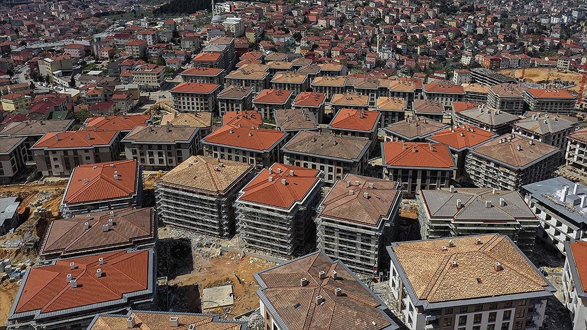 Kentsel Dönüşümde Yarısı Bizden Kampanyası’na yapılan başvuru sayısı 122 bine ulaştı Kentsel Dönüşümde Yarısı Bizden Kampanyası’na yapılan başvuru sayısı 122 bine ulaştı
