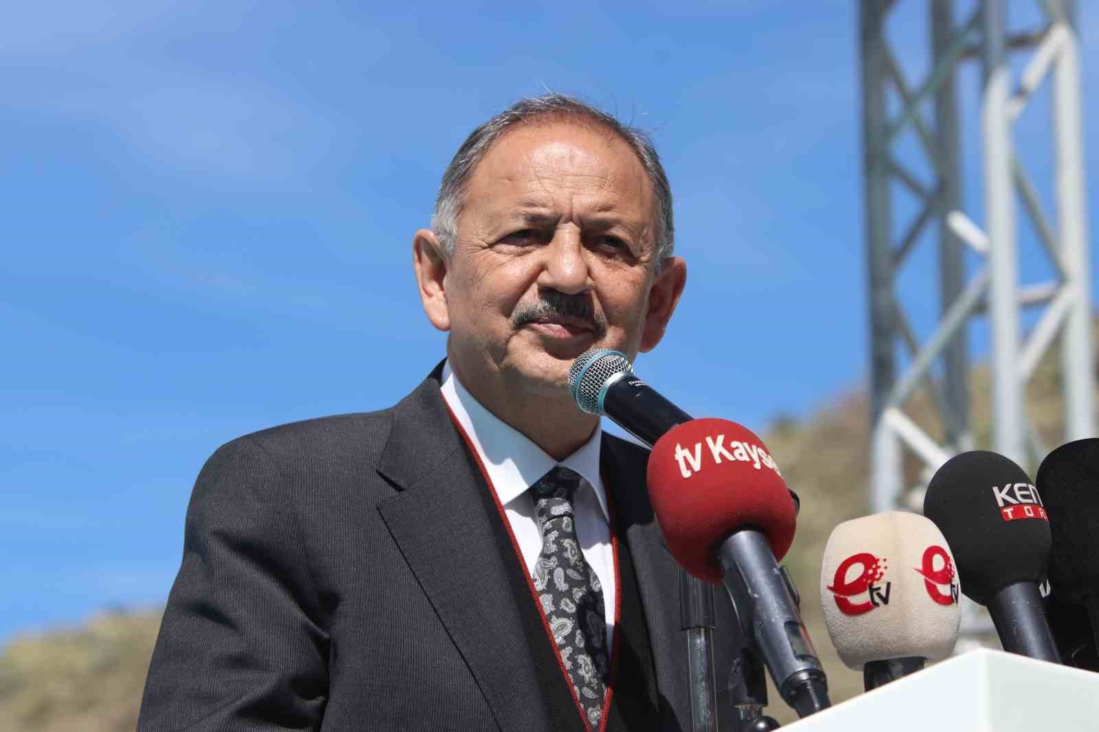 Özhaseki: ”(İzol Aşireti’ne) Bir parti kurun, 14 bin oyu olana cumhurbaşkanı yardımcılığı veriyorlar, bir cumhurbaşkanı yardımcılığı, bakanlıkta siz alırsınız” Özhaseki: ”(İzol Aşireti’ne) Bir parti kurun, 14 bin oyu olana cumhurbaşkanı yardımcılığı veriyorlar, bir cumhurbaşkanı yardımcılığı, bakanlıkta siz alırsınız”