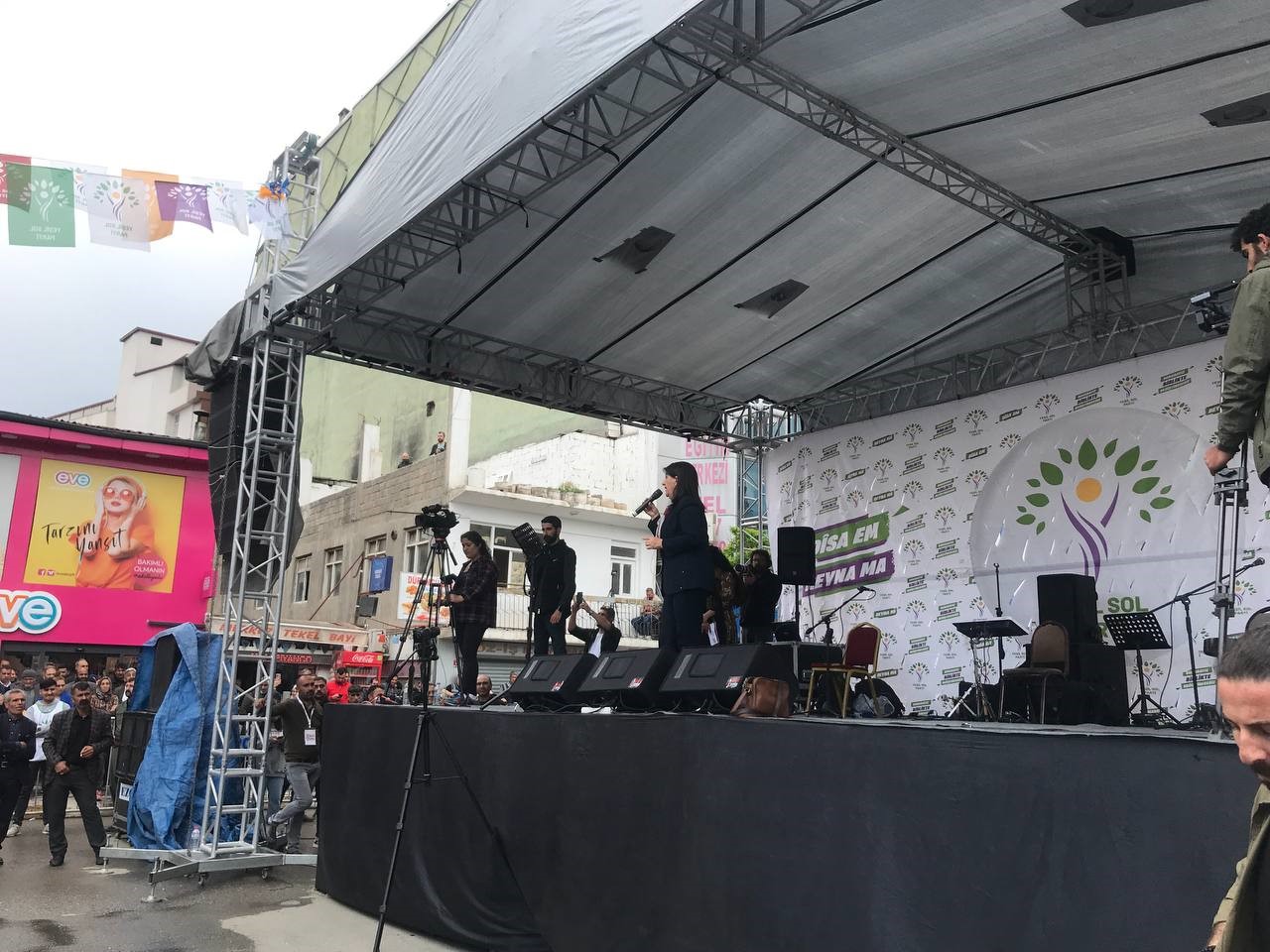 Pervin Buldan Iğdır’da Kılıçdaroğlu’na oy istedi Pervin Buldan Iğdır’da Kılıçdaroğlu’na oy istedi