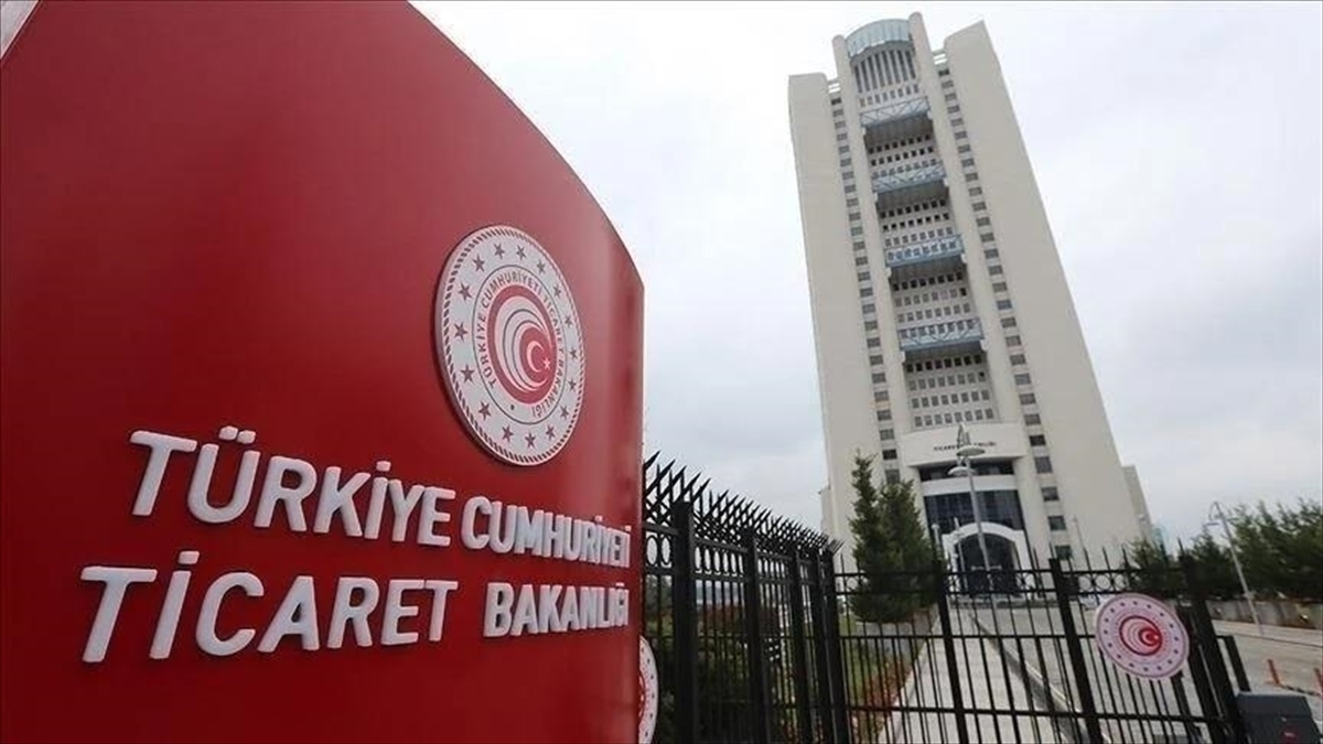 Ticaret Bakanlığından otomobil bayilerine bir haftada 17,8 milyon liralık stokçuluk cezası Ticaret Bakanlığından otomobil bayilerine bir haftada 17,8 milyon liralık stokçuluk cezası