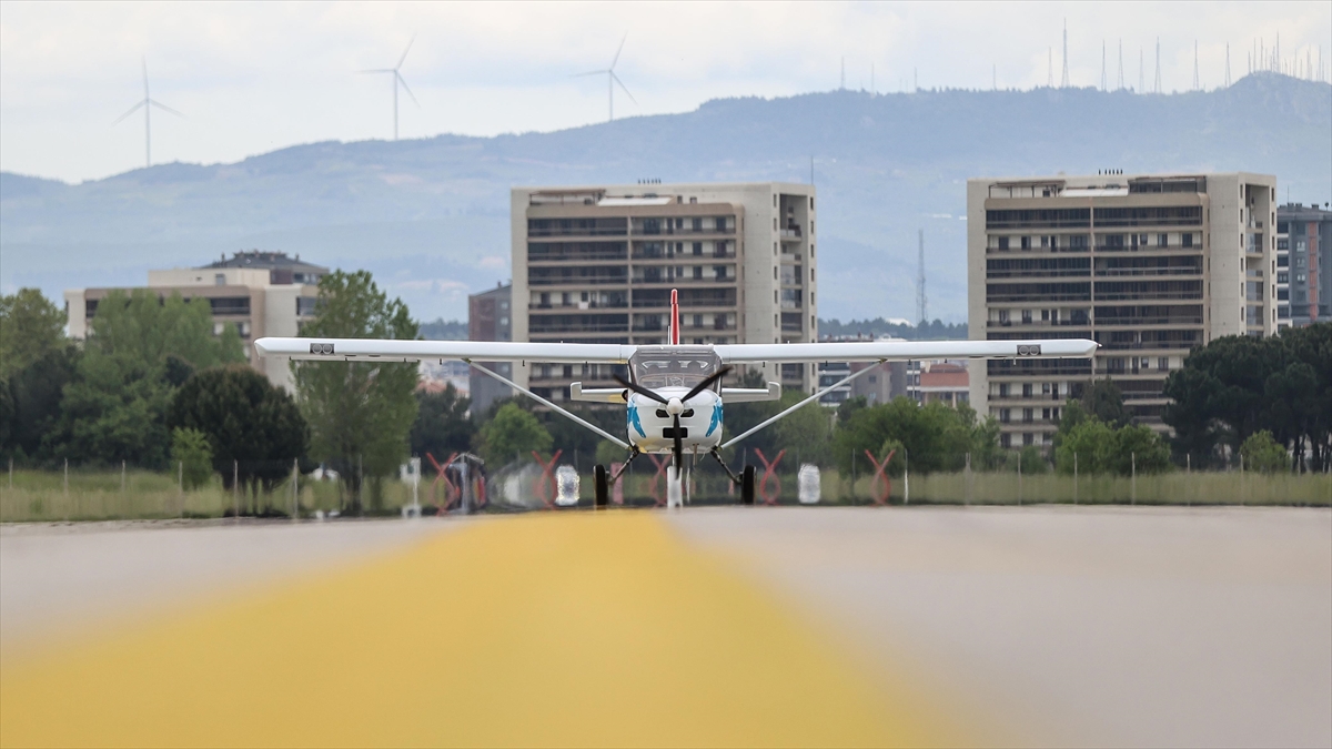 Türk havacılığının yeni uçağı Troy T200 ilk kez piste çıktı Türk havacılığının yeni uçağı Troy T200 ilk kez piste çıktı