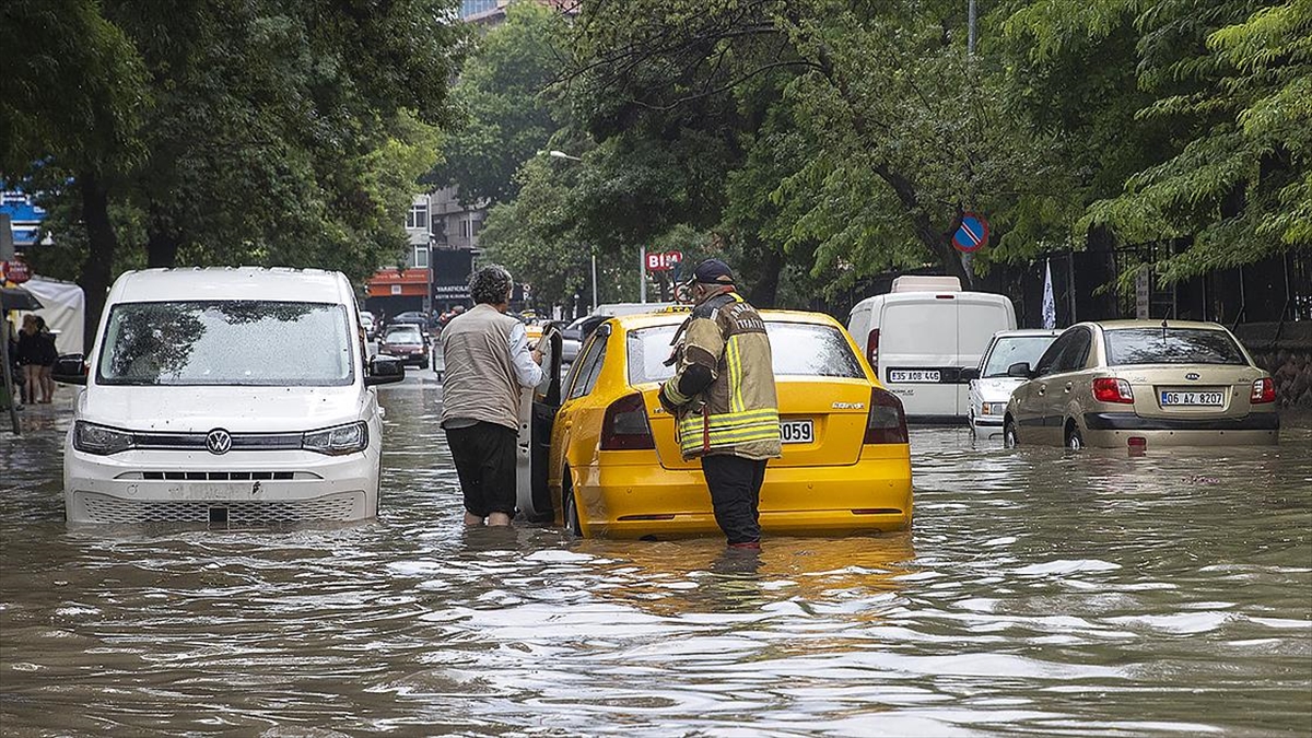 Ankara Valiliğinden kuvvetli sağanak uyarısı