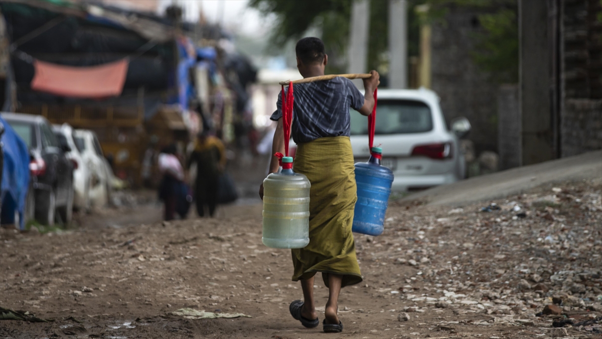 BM: Dünya genelinde 100 milyondan fazla kişi evlerini terk etmek zorunda kaldı BM: Dünya genelinde 100 milyondan fazla kişi evlerini terk etmek zorunda kaldı
