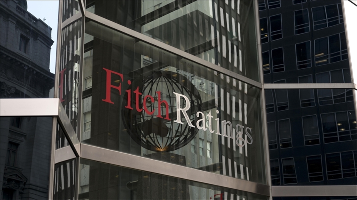 Fitch, ABD’de salgın tasarrufları kaynaklı tüketim artışının zayıflamasını bekliyor Fitch, ABD’de salgın tasarrufları kaynaklı tüketim artışının zayıflamasını bekliyor