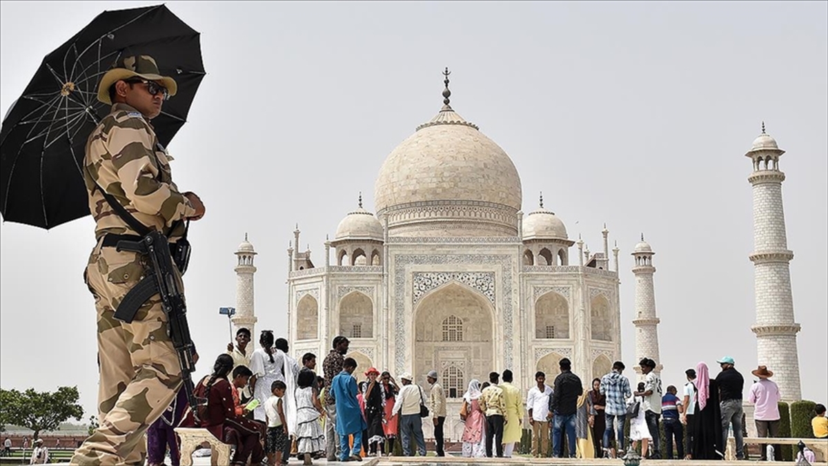 Hindistan’da aşırı sıcaklar nedeniyle haziranda 150’den fazla kişi öldü Hindistan’da aşırı sıcaklar nedeniyle haziranda 150’den fazla kişi öldü
