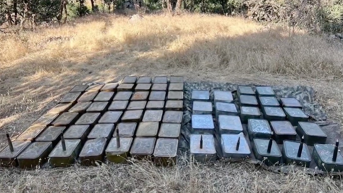 Irak’ın kuzeyinde teröristlere ait mühimmat ele geçirildi Irak’ın kuzeyinde teröristlere ait mühimmat ele geçirildi