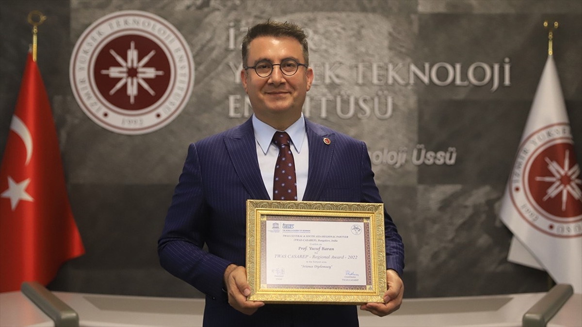 İYTE Rektörü Prof. Dr. Baran’a “Bilim Diplomasisi” ödülü İYTE Rektörü Prof. Dr. Baran’a “Bilim Diplomasisi” ödülü