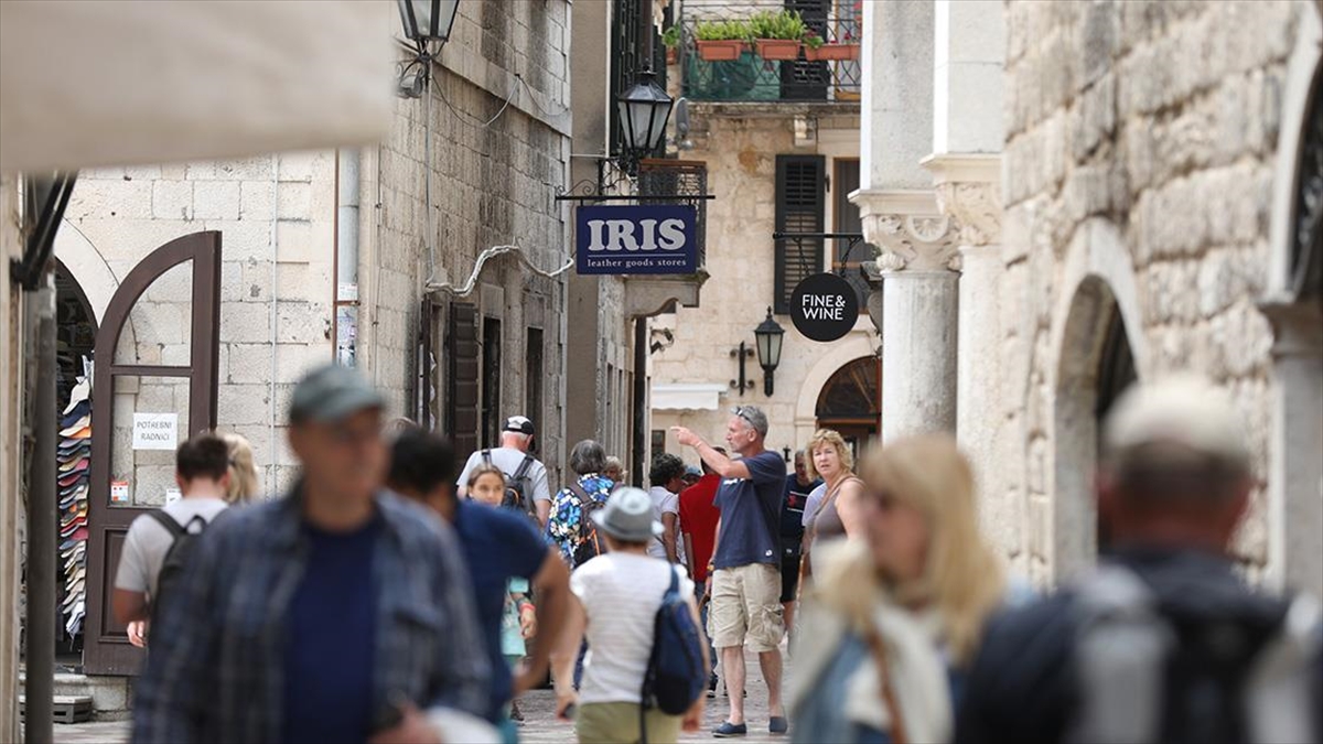 Karadağ’ın ziyaretçilerine Orta Çağ esintisi yaşatan kediler kenti: Kotor Karadağ’ın ziyaretçilerine Orta Çağ esintisi yaşatan kediler kenti: Kotor