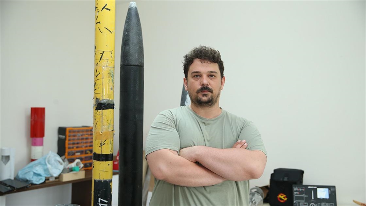 Üniversite öğrencileri, geliştirdikleri roketle ABD’de yarışacak Üniversite öğrencileri, geliştirdikleri roketle ABD’de yarışacak