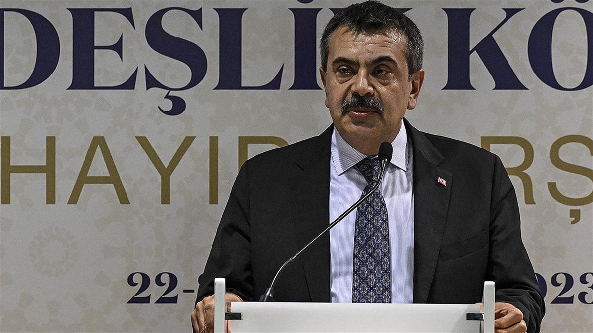 Bakan Tekin: Deprem bölgesindeki 11 ilde toplam 50 bine yakın kursta 650 binin üzerinde kursiyerimiz sertifika aldı Bakan Tekin: Deprem bölgesindeki 11 ilde toplam 50 bine yakın kursta 650 binin üzerinde kursiyerimiz sertifika aldı