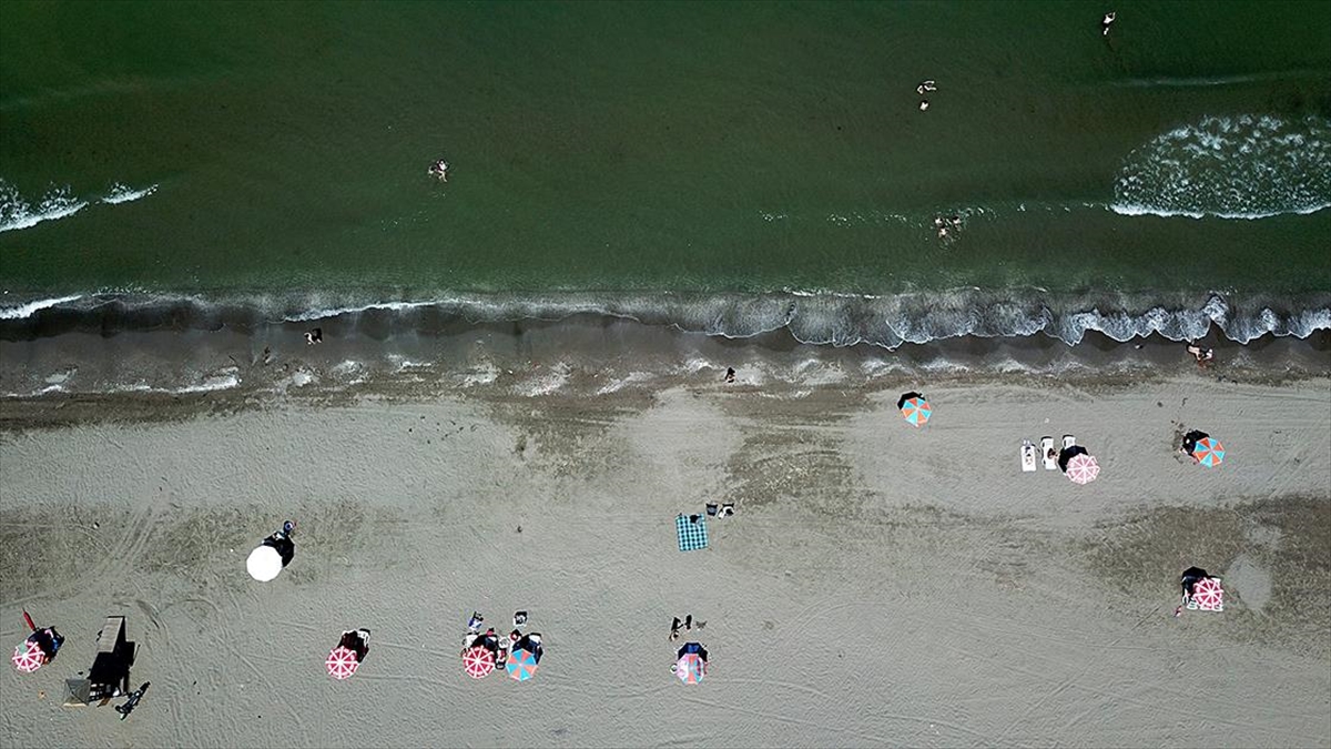 “Çeken” akıntıdan kurtulmak için kıyıya paralel yüzmeli “Çeken” akıntıdan kurtulmak için kıyıya paralel yüzmeli