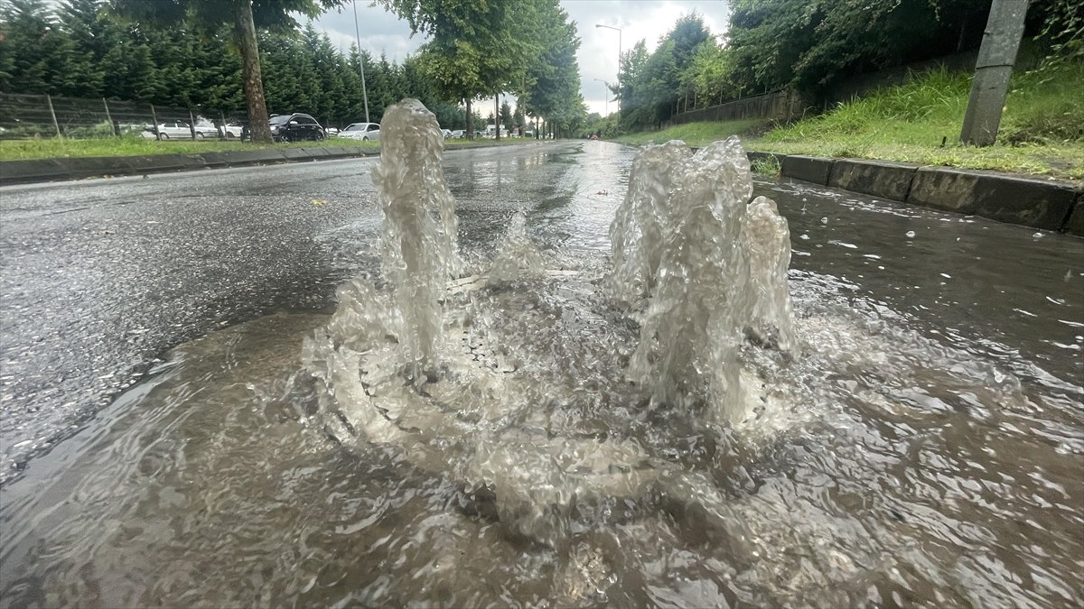 Düzce’de etkili olan sağanak hayatı olumsuz etkiliyor