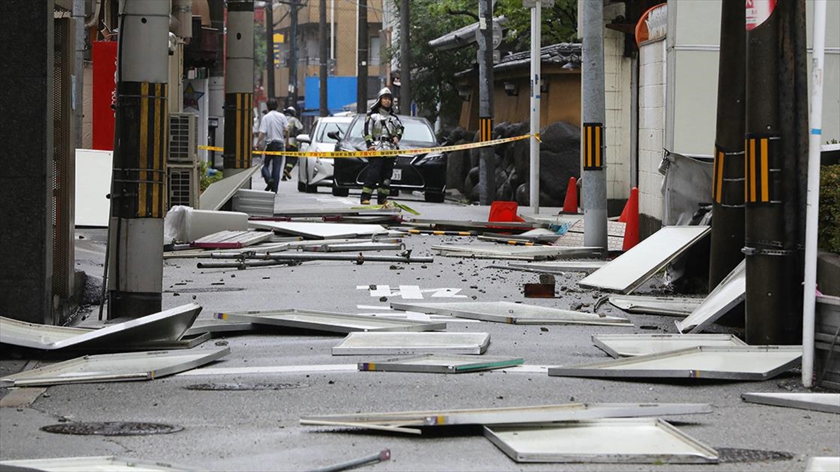 Japonya’da aşırı yağışlar sonrası 360 bin kişi için tahliye çağrısı
