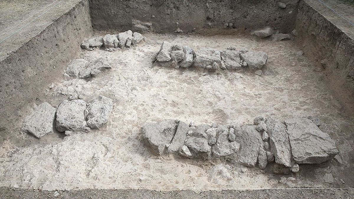 Malazgirt Savaşı alanının tespiti için yapılan kazı çalışmaları 4. yılında Malazgirt Savaşı alanının tespiti için yapılan kazı çalışmaları 4. yılında