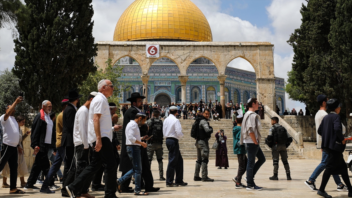 Mescid-i Aksa’ya 1700 fanatik Yahudi baskın düzenledi Mescid-i Aksa’ya 1700 fanatik Yahudi baskın düzenledi