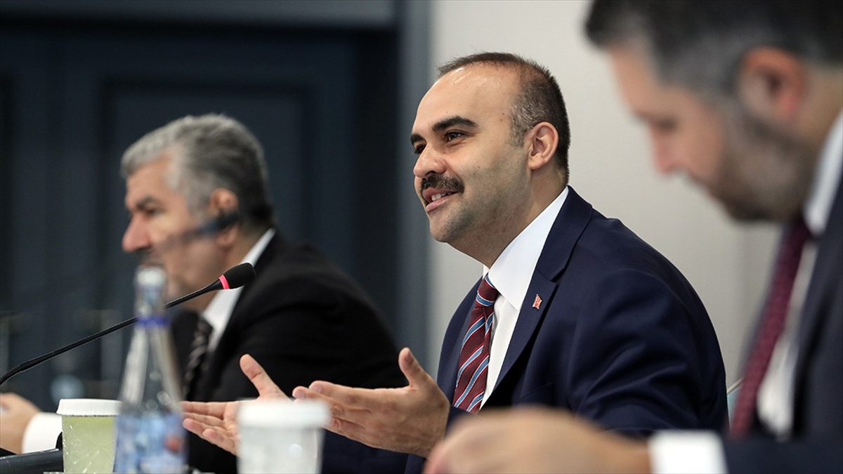 Sanayi ve Teknoloji Bakanı Kacır: Gelecek dönemde her biri Togg büyüklüğünde en az 12 iş hedefliyoruz Sanayi ve Teknoloji Bakanı Kacır: Gelecek dönemde her biri Togg büyüklüğünde en az 12 iş hedefliyoruz