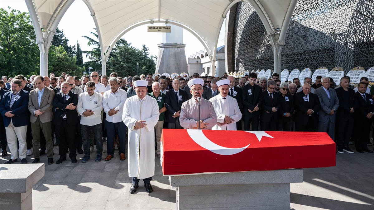 Türkiye’nin Lizbon Büyükelçisi Murat Karagöz son yolculuğuna uğurlandı Türkiye’nin Lizbon Büyükelçisi Murat Karagöz son yolculuğuna uğurlandı