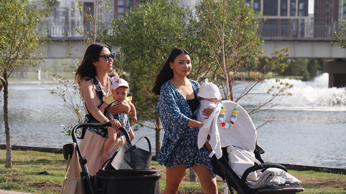 Astana’da sıcak günlerin sayısı artıyor Astana’da sıcak günlerin sayısı artıyor