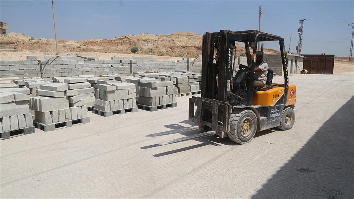 Barış Pınarı Harekatı bölgesindeki Süluk beldesi yenileniyor Barış Pınarı Harekatı bölgesindeki Süluk beldesi yenileniyor
