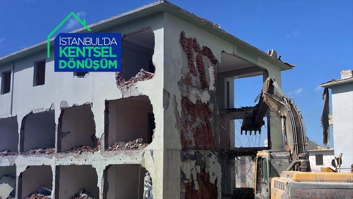 Büyükçekmece’de riskli yapıların yıkımı sürüyor Büyükçekmece’de riskli yapıların yıkımı sürüyor