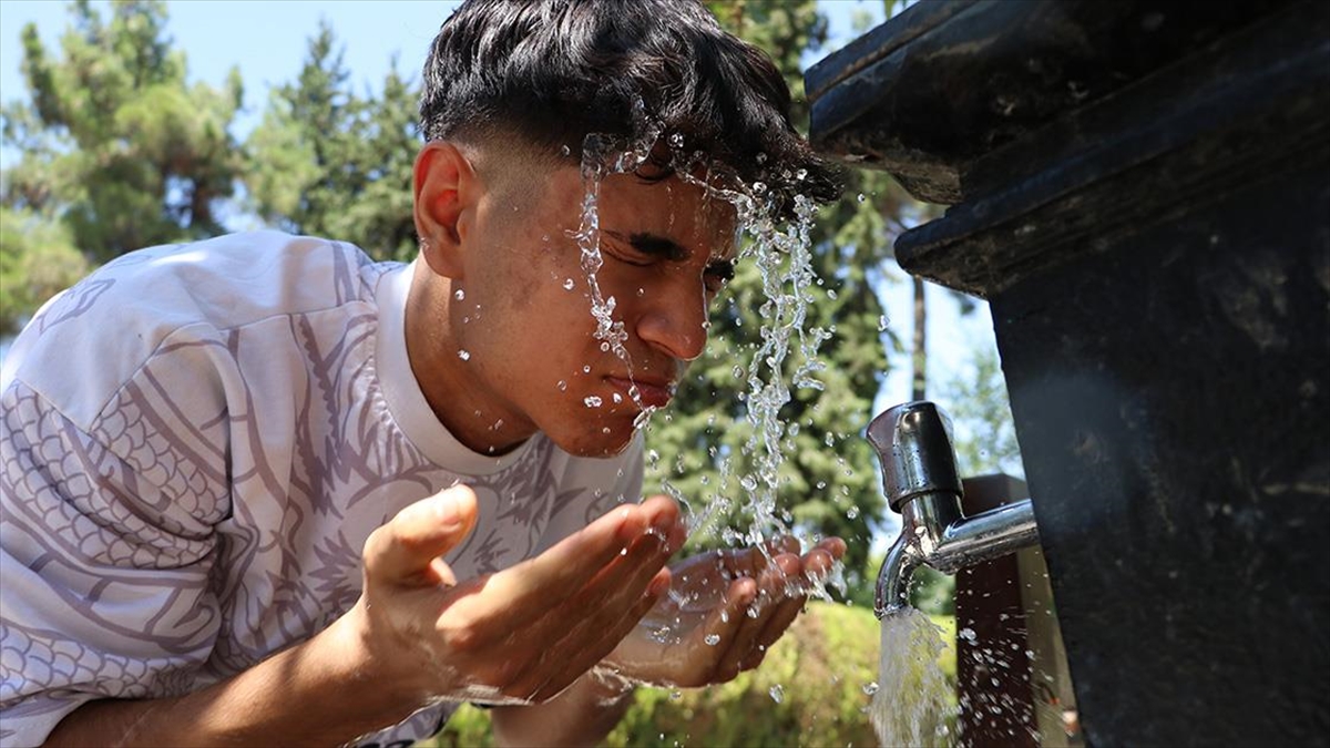 Gaziantep, Şanlıurfa ve Kahramanmaraş’ta sıcak hava etkili oluyor Gaziantep, Şanlıurfa ve Kahramanmaraş’ta sıcak hava etkili oluyor