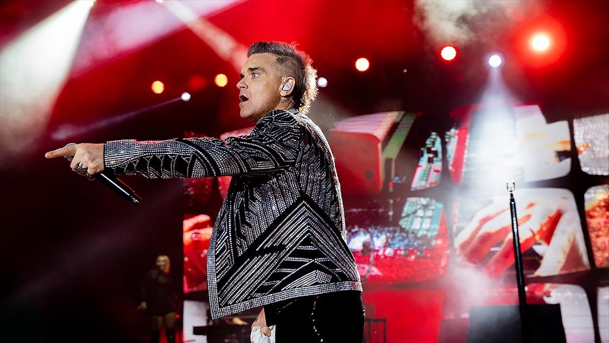 İngiliz şarkıcı Robbie Williams Türkiye’deki ilk konserini Bodrum’da verdi İngiliz şarkıcı Robbie Williams Türkiye’deki ilk konserini Bodrum’da verdi