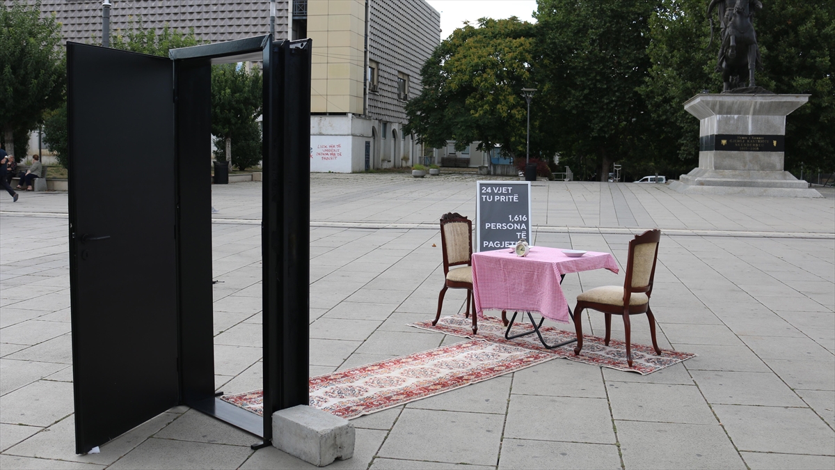 Kosova Savaşı’nda kaybolan 1600’den fazla kişi için “Bekleme Kapısı” oluşturuldu