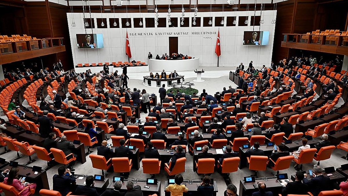 TBMM’de milletvekillerinin odalarının belirlenmesi için üçüncü kura çekimi tamamlandı TBMM’de milletvekillerinin odalarının belirlenmesi için üçüncü kura çekimi tamamlandı