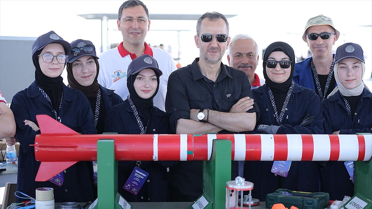 TEKNOFEST kapsamında düzenlenen “Roket Yarışması” devam ediyor TEKNOFEST kapsamında düzenlenen “Roket Yarışması” devam ediyor